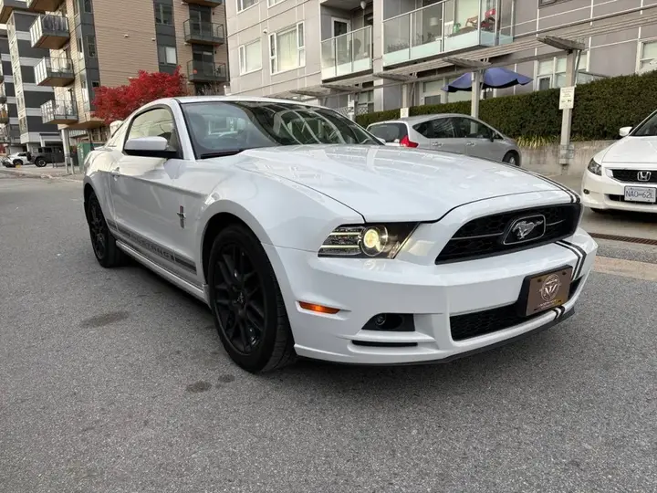 Ford Mustang 2014 photo 2