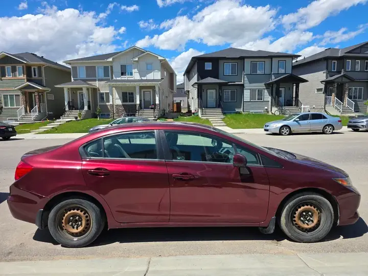 Honda Civic 2012 photo 3