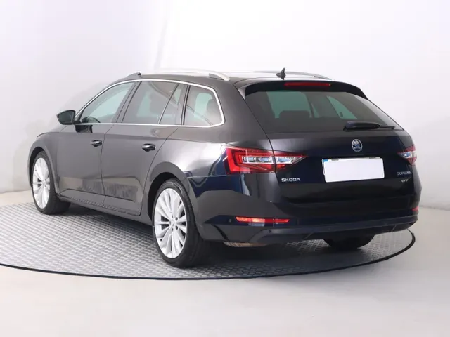 Skoda Superb Combi 2015 photo 3