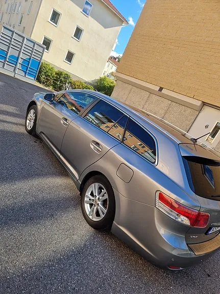 Toyota Avensis 2009 photo 2
