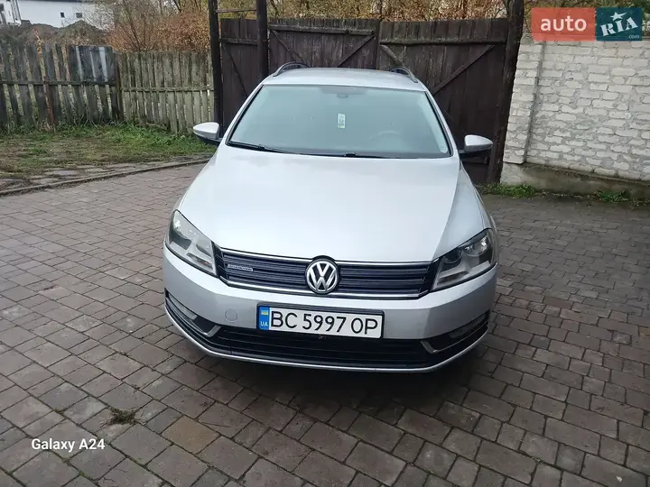 Volkswagen Passat 2011 photo 5