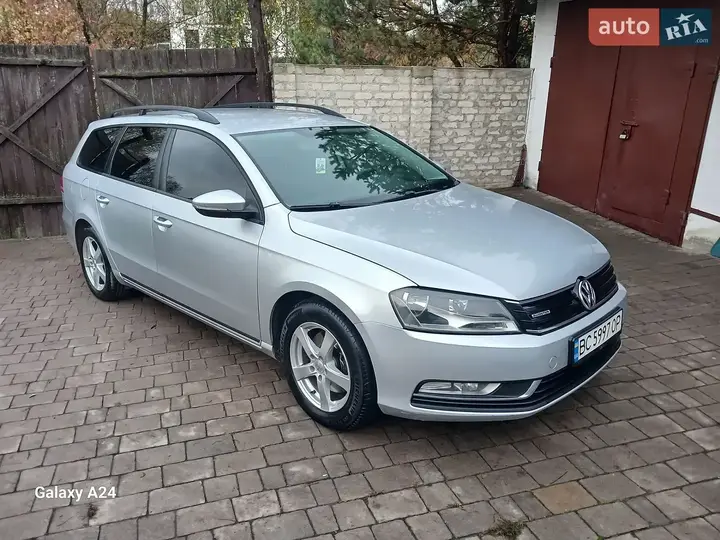 Volkswagen Passat 2011 photo 4