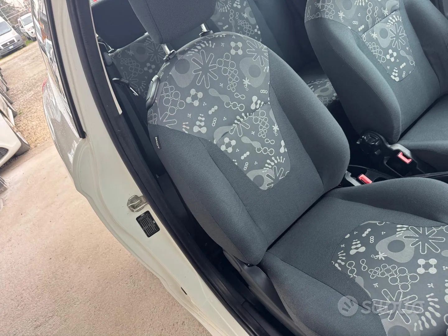 Ford Ka 2013 photo 5