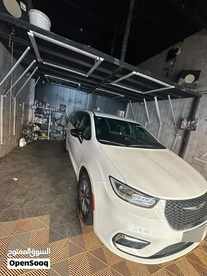 Chrysler Pacifica 2025 photo 3
