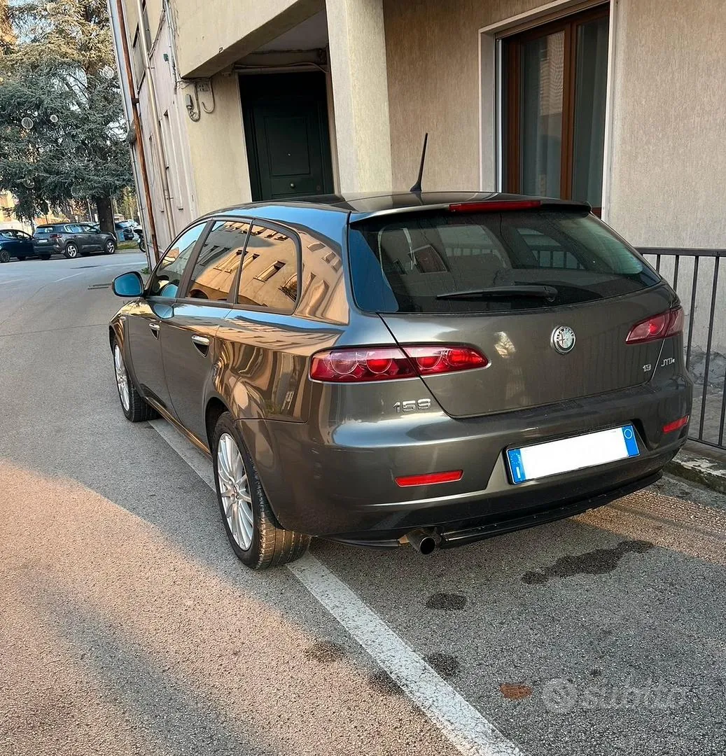 Alfa Romeo 159 2008 photo 2