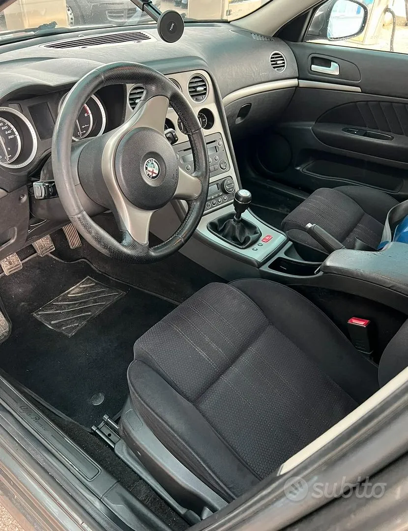 Alfa Romeo 159 2008 photo 4