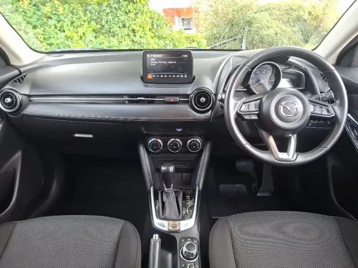 Mazda Mazda2 2019 photo 3