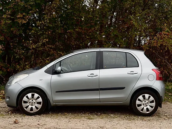 Toyota Yaris 2008 photo 2