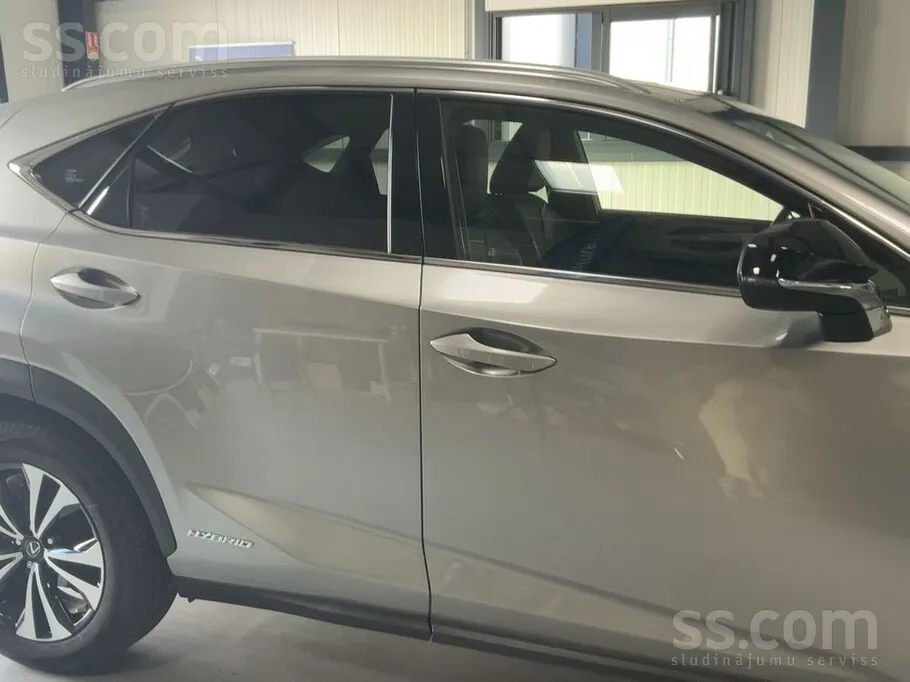 Lexus Nx300H 2019 photo 5