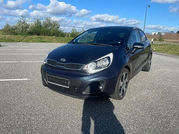Kia Rio 2013 photo 2