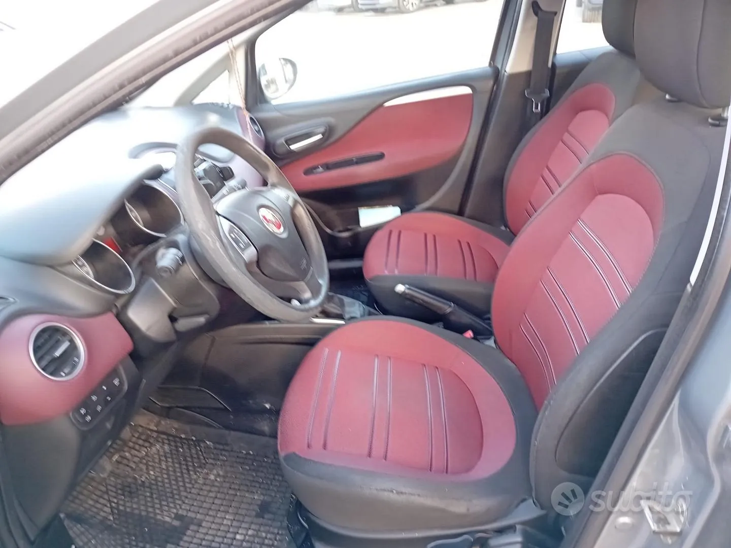 Fiat Grande Punto 2010 photo 4