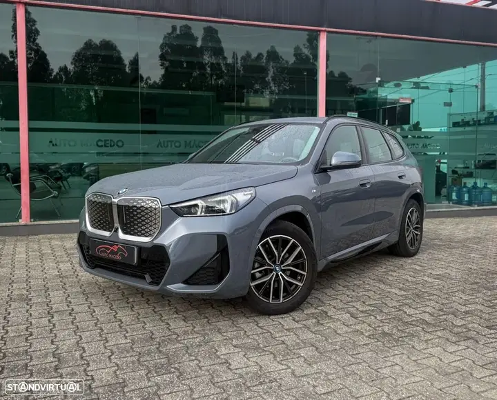 BMW Ix1