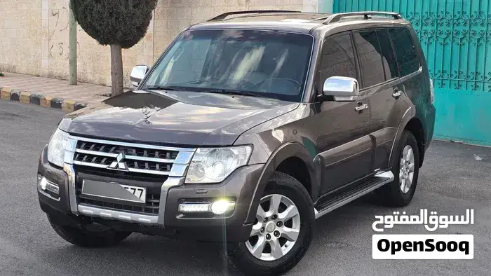 Mitsubishi Pajero 2014 photo 2