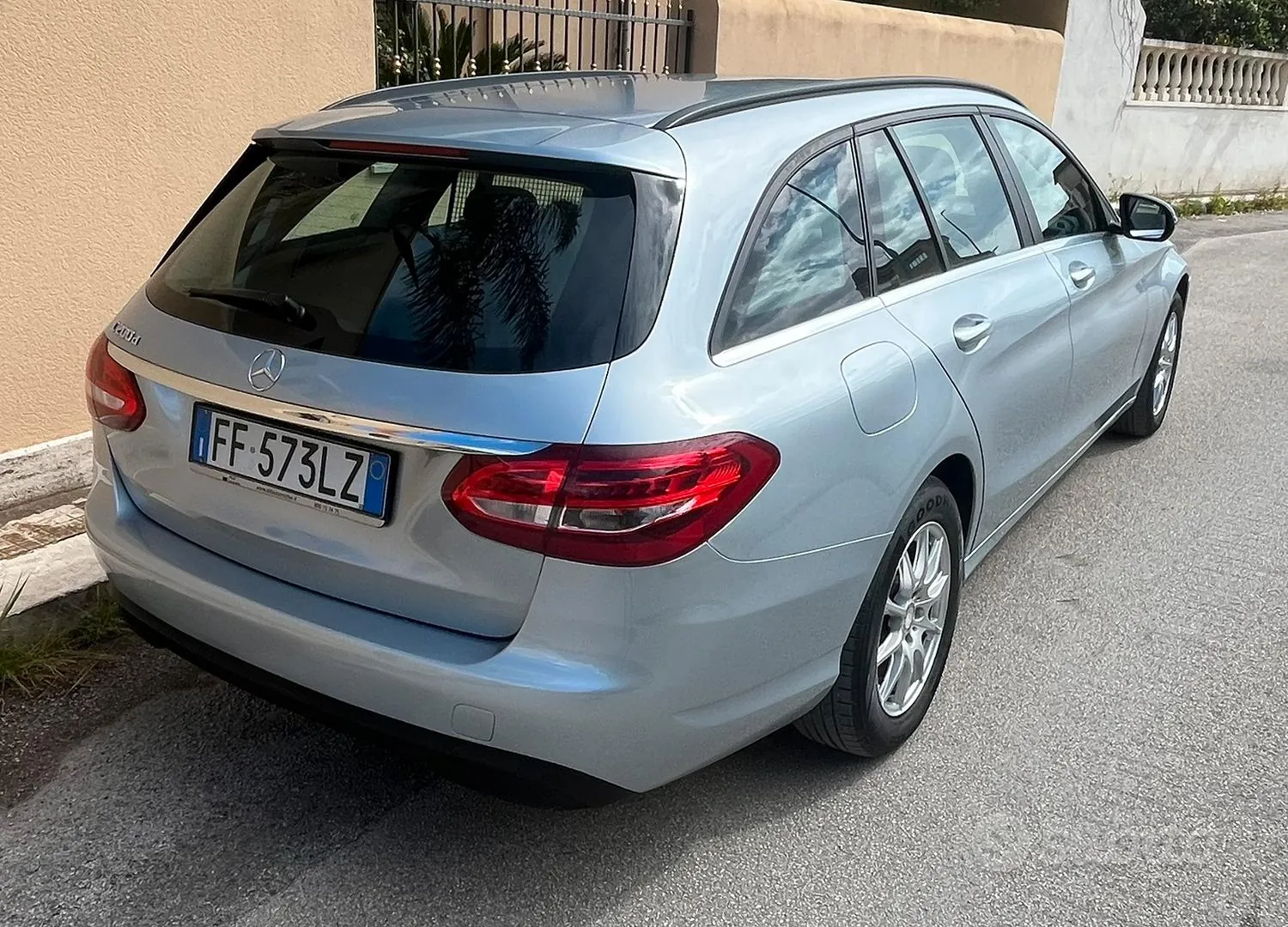 Mercedes-Benz C-Class 2016 photo 3