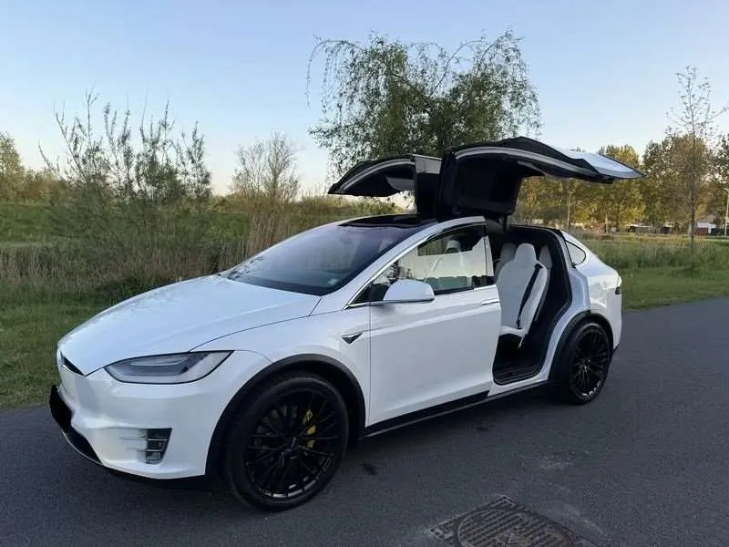 Tesla Model X 2018 photo 3
