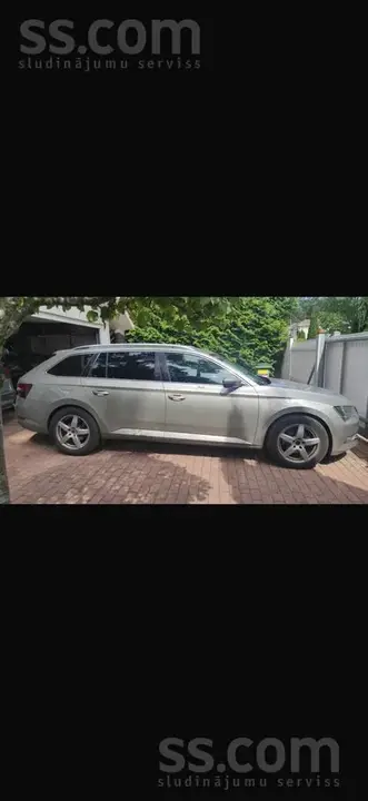 Skoda Superb 2016 photo 4