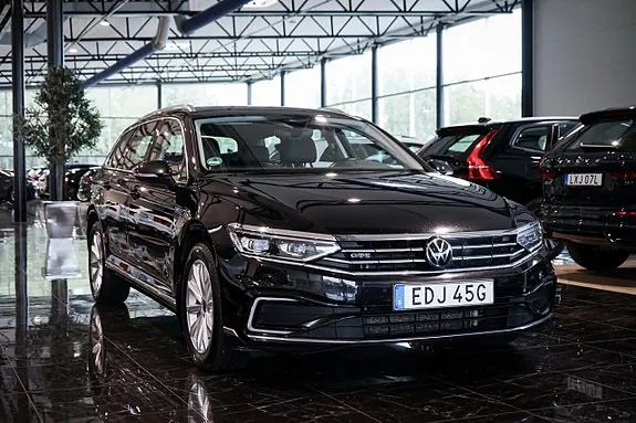 Volkswagen Passat 2023 photo 3