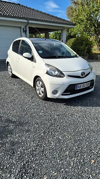 Toyota Aygo 2012 photo 2