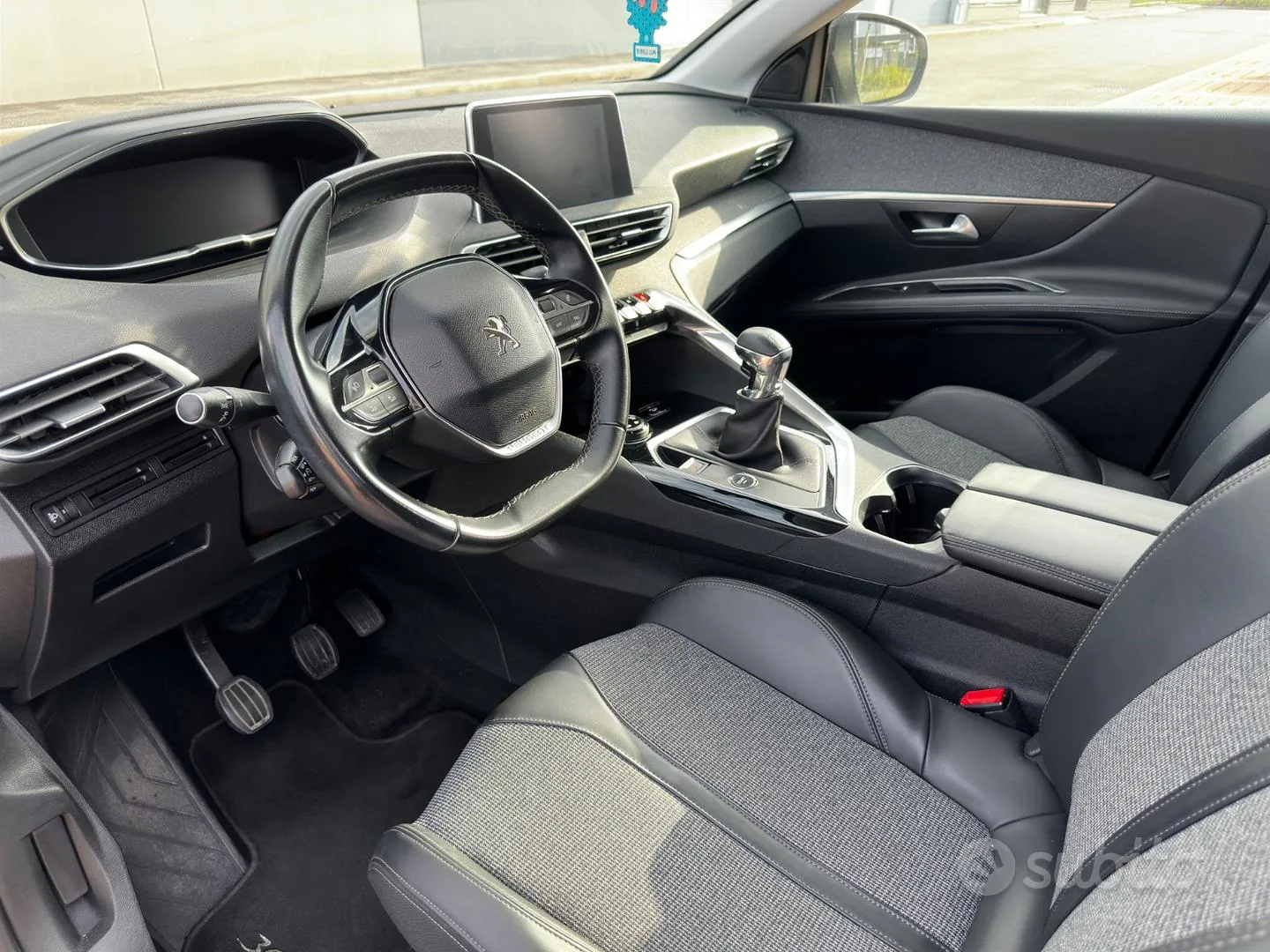 Peugeot 3008 2019 photo 3