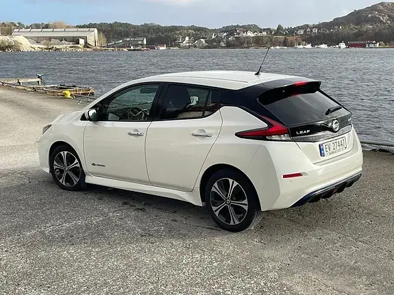 Nissan Leaf 2018 photo 5
