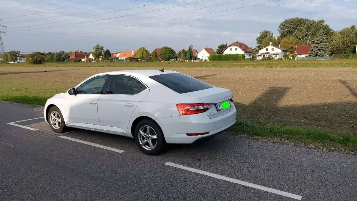 Skoda Superb 2021 photo 3