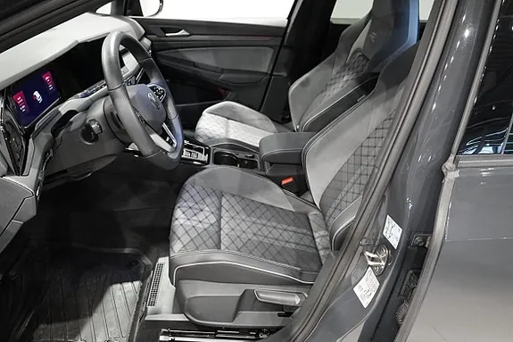 Volkswagen Golf I 2024 photo 5