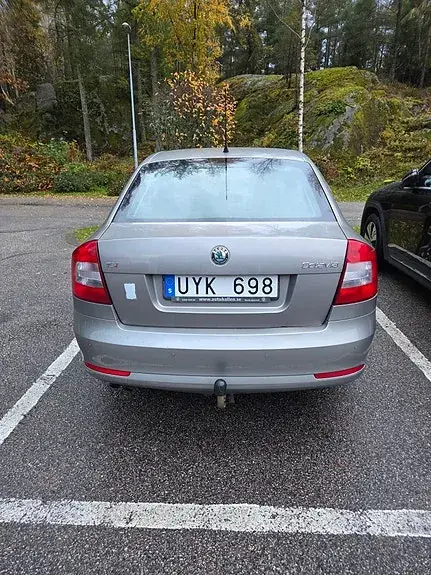 Skoda Octavia 2010 photo 3
