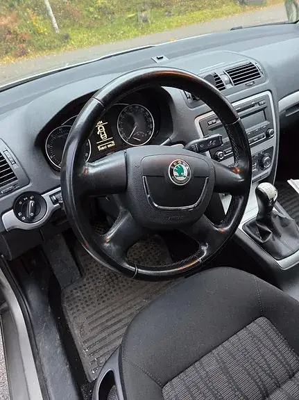 Skoda Octavia 2010 photo 4