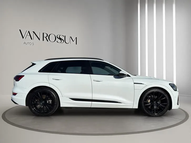 Audi E-Tron 2019 photo 2
