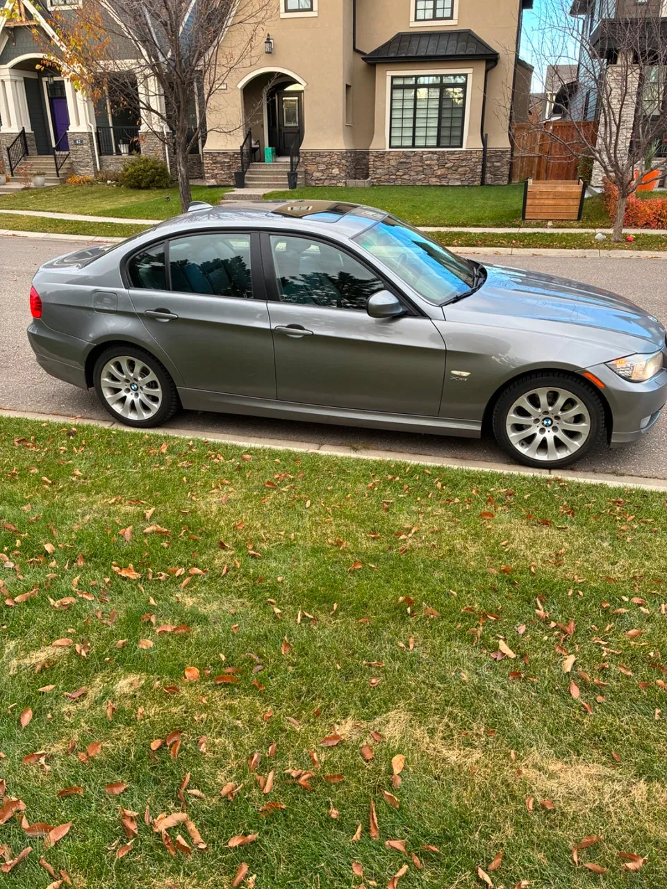 BMW 3 Series 2010 photo 2