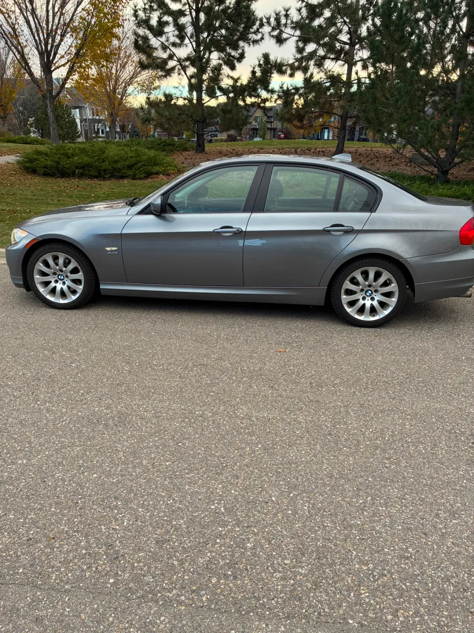 BMW 3 Series 2010 photo 3