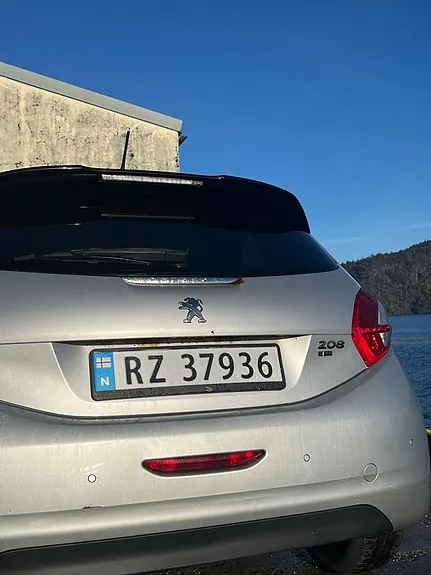 Peugeot 208 2015 photo 5