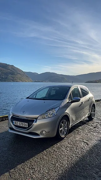 Peugeot 208 2015 photo 2