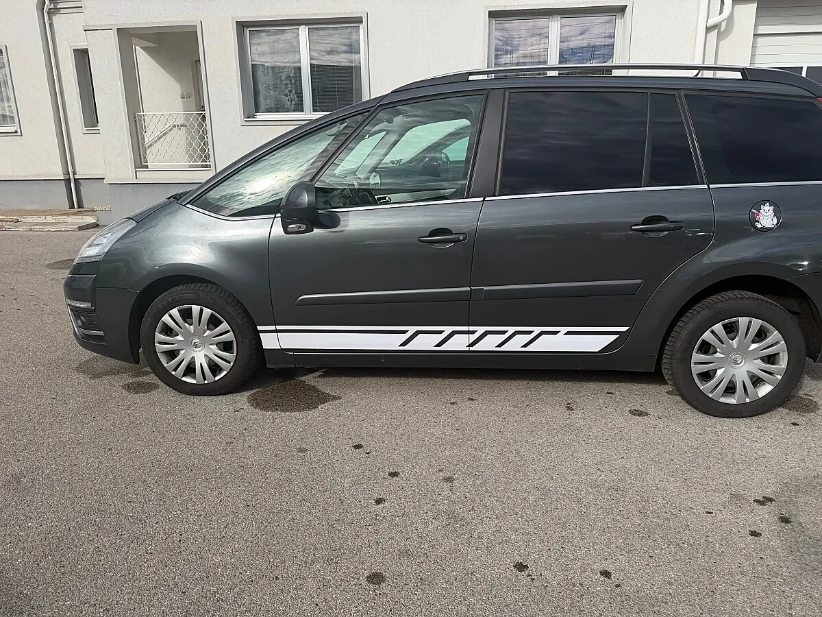 Citroen Grand C4 Picasso 2012 photo 3