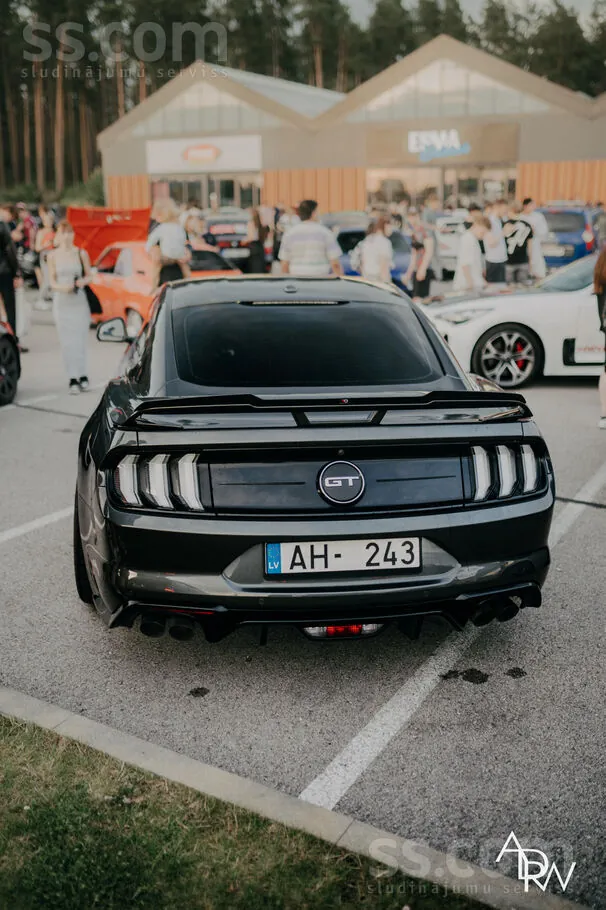 Ford Mustang 2018 photo 2