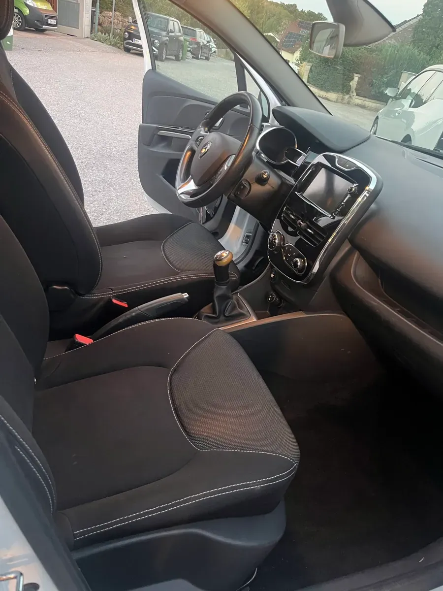 Renault Clio 2014 photo 2