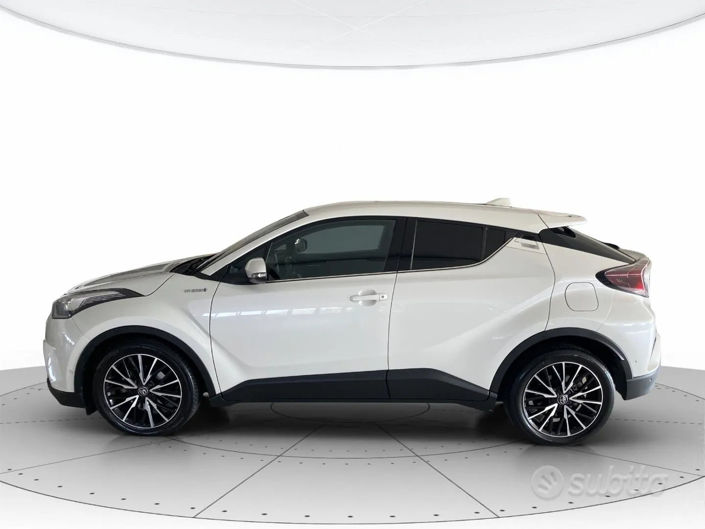 Toyota C-Hr 2019 photo 2