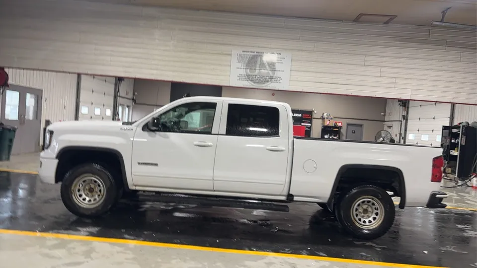 GMC Sierra 1500 2018 photo 2