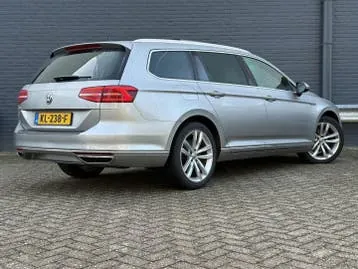Volkswagen Passat 2016 photo 2
