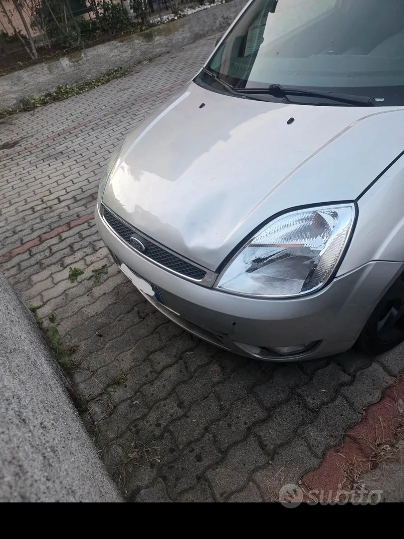 Ford Fiesta 2004 photo 3