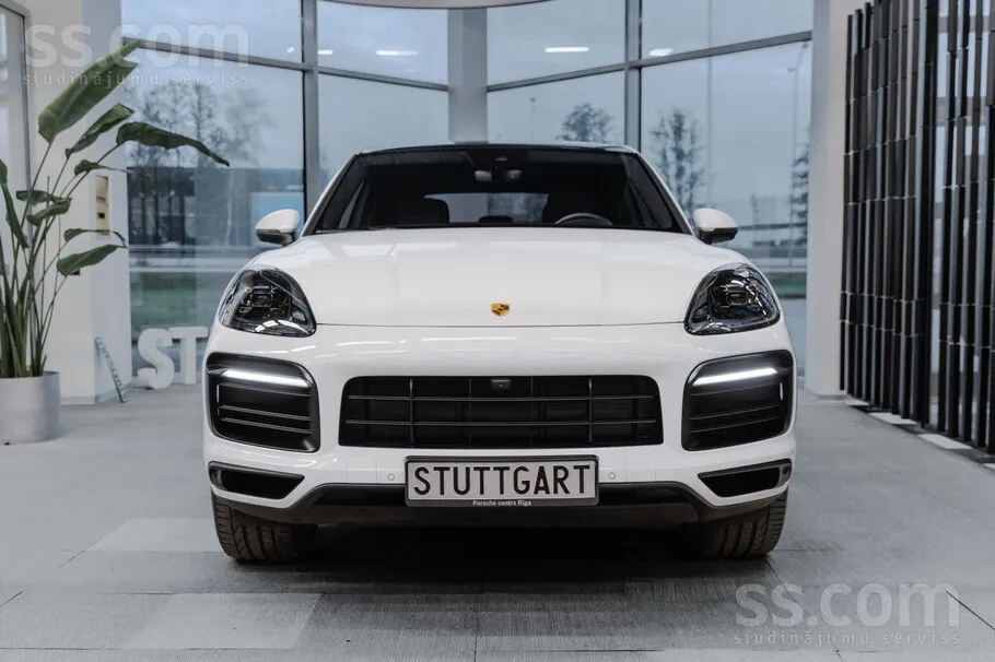 Porsche Cayenne 2023 photo 2