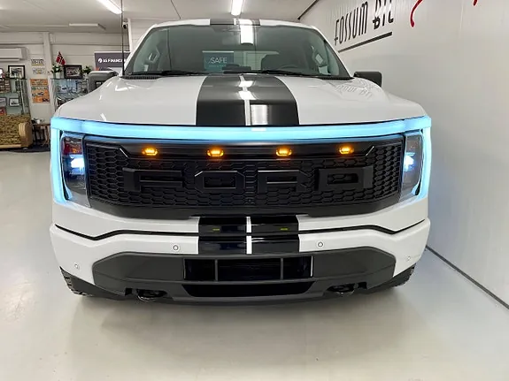 Ford F-150 2025 photo 2