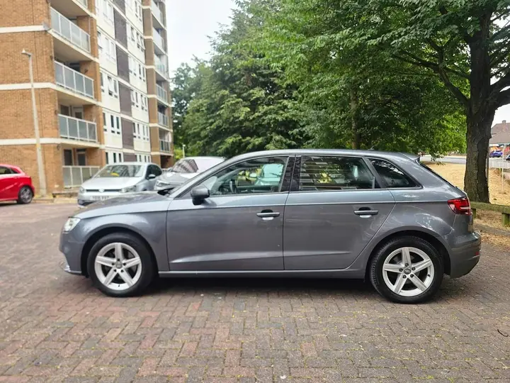 Audi A3 2019 photo 2