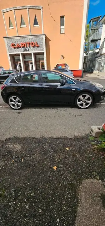 Opel Astra J