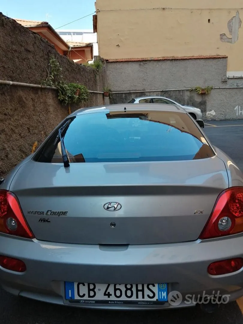 Hyundai Coupe 2003 photo 2