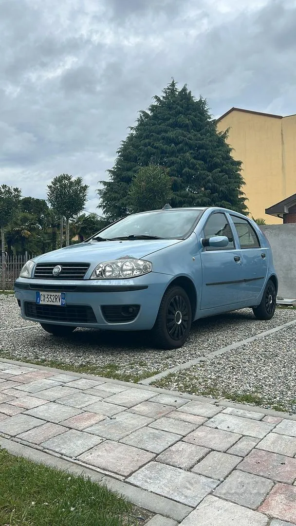Fiat Punto 2005 photo 2