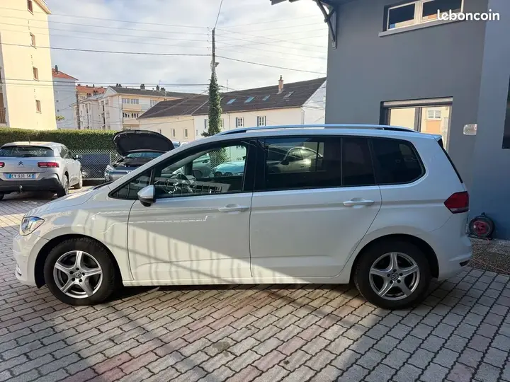 Volkswagen Touran 2017 photo 5