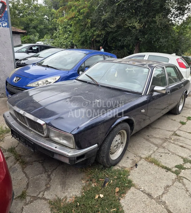 Jaguar Xj