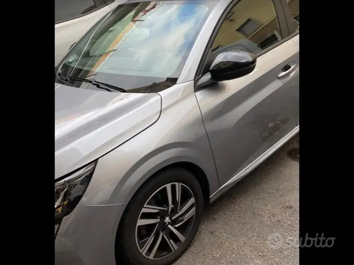 Peugeot 208 2023 photo 3