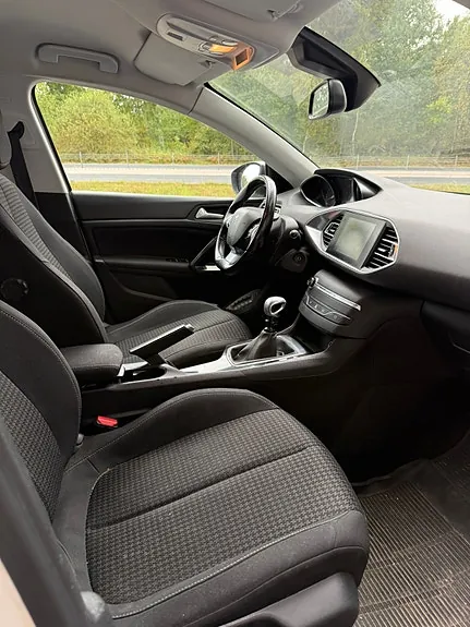 Peugeot 308 2019 photo 3